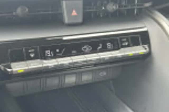 Toyota C hr (2025) thumbnail 52