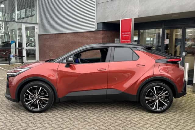 Toyota C hr (2026) thumbnail 11