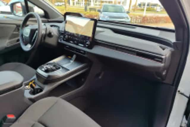 Toyota C hr (2026) thumbnail 4