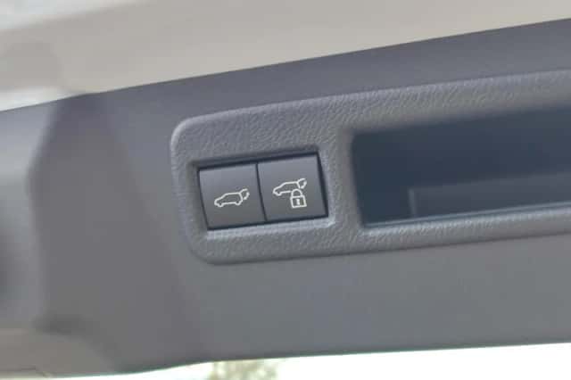 Toyota C hr (2026) thumbnail 34