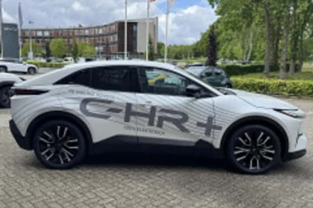 Toyota C hr (2026) thumbnail 6