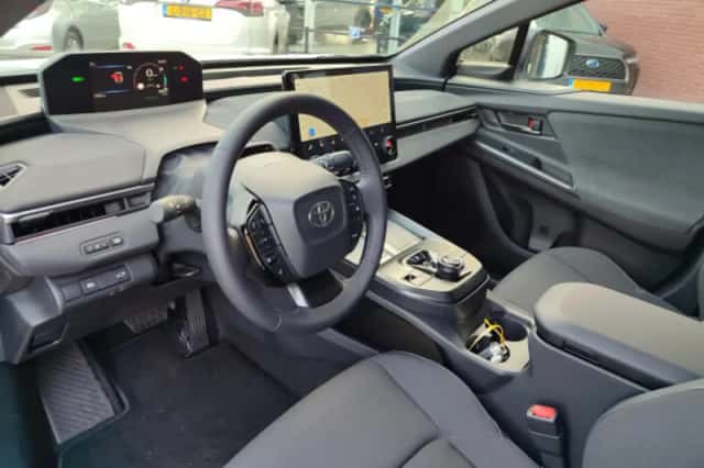 Toyota C hr (2026) thumbnail 73