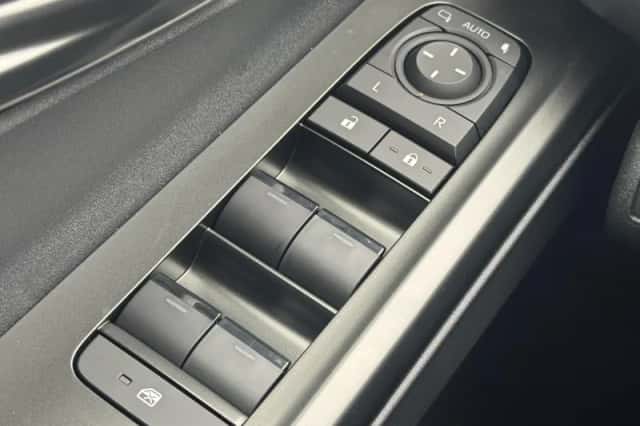 Toyota C hr (2026) thumbnail 17