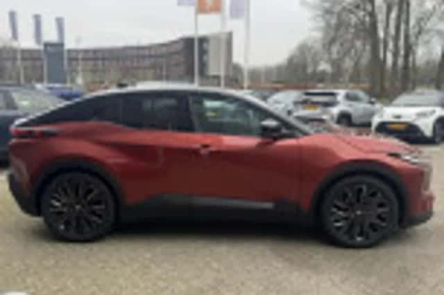 Toyota C hr (2026) thumbnail 38