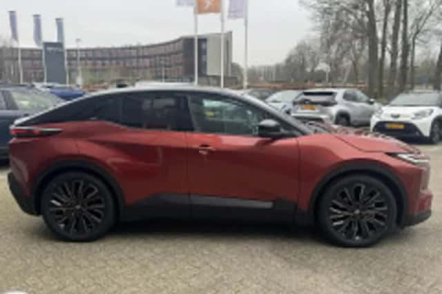 Toyota C hr (2026) thumbnail 6