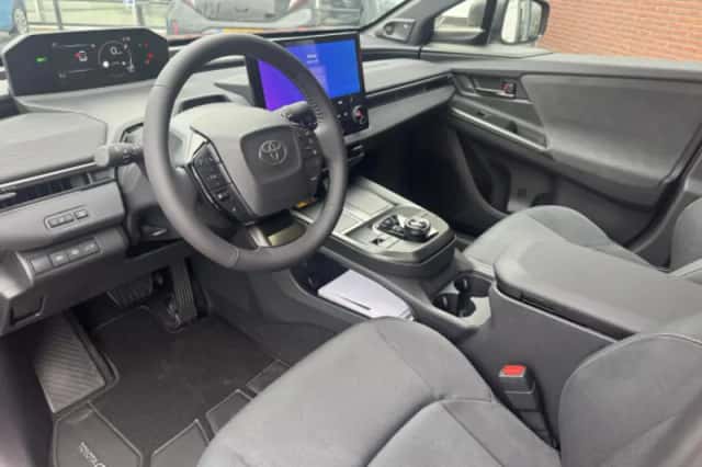 Toyota C hr (2026) thumbnail 63