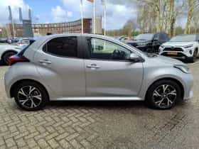 Toyota Yaris (2025) thumbnail 12