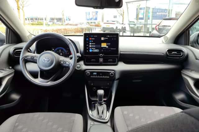 Toyota Yaris (2025) thumbnail 13
