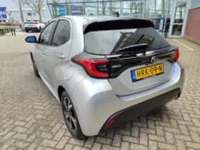 Toyota Yaris (2025) thumbnail 3