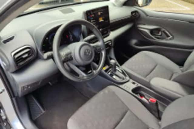 Toyota Yaris (2025) thumbnail 4