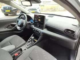 Toyota Yaris (2025) thumbnail 8