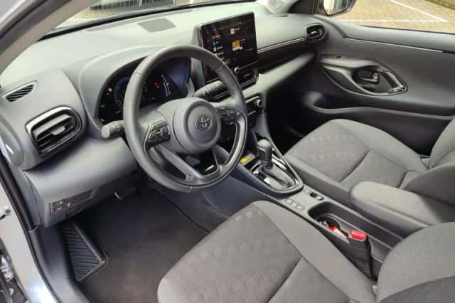 Toyota Yaris (2025) thumbnail 10