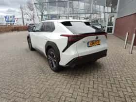 Toyota bZ4X (2024) thumbnail 9