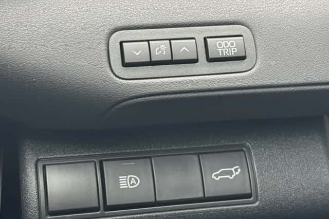 Toyota C hr (2026) thumbnail 12