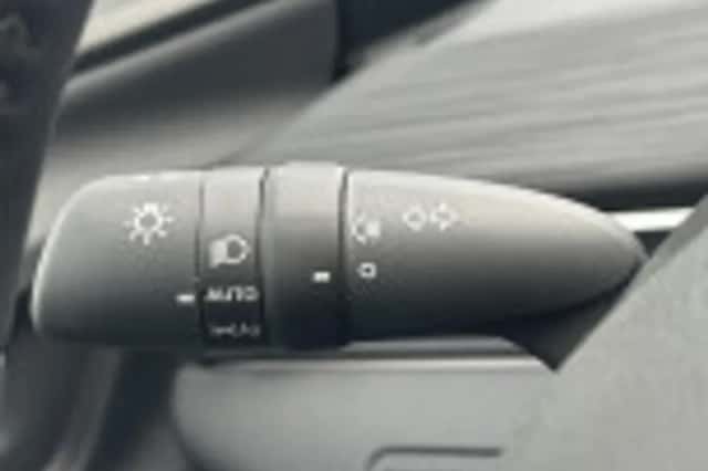 Toyota C hr (2026) thumbnail 32