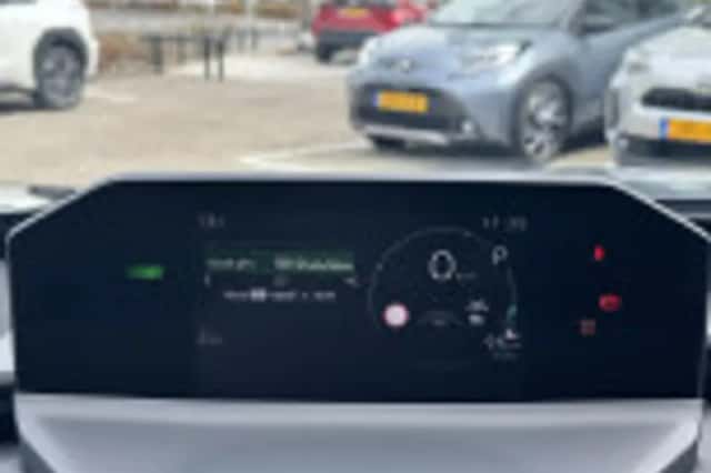Toyota C hr (2026) thumbnail 34