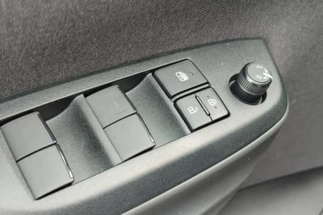 Toyota Yaris Cross (2025) thumbnail 16