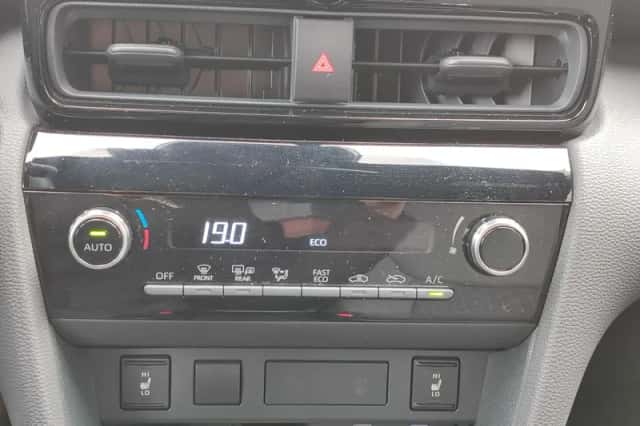 Toyota Yaris Cross (2025) thumbnail 25