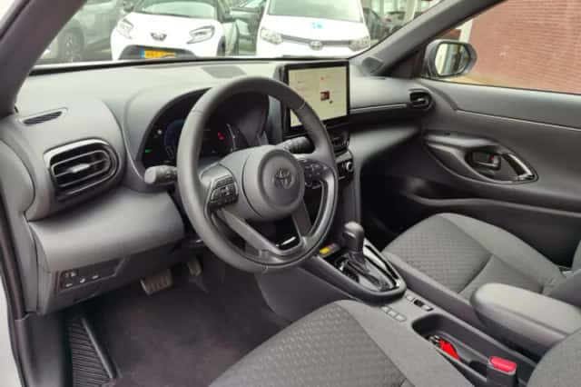 Toyota Yaris Cross (2025) thumbnail 73