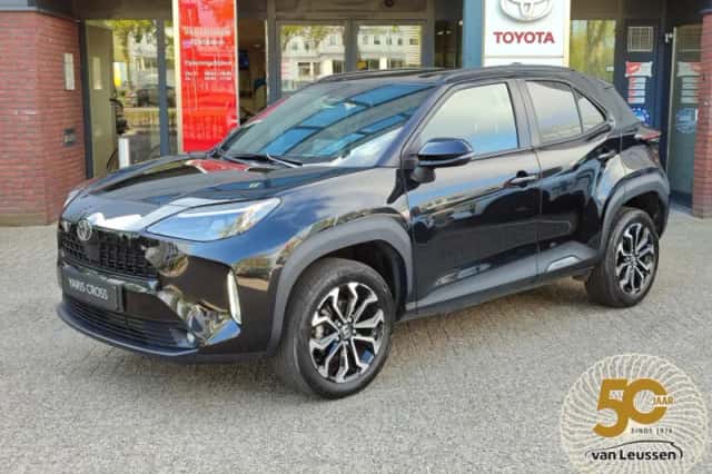 Toyota Yaris Cross (2024) thumbnail 1
