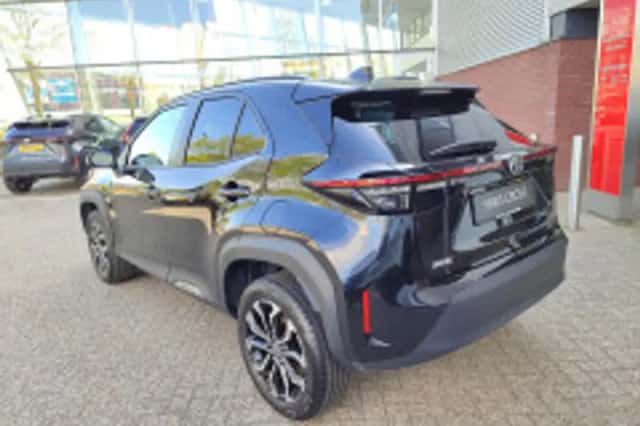 Toyota Yaris Cross (2024) thumbnail 3