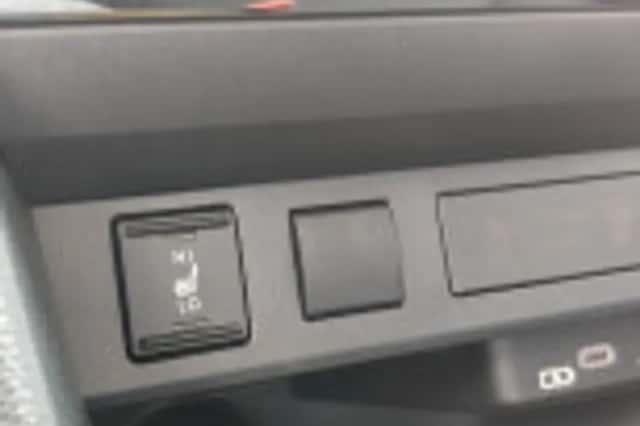 Toyota Yaris Cross (2024) thumbnail 40
