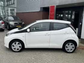 Toyota Aygo (2017) thumbnail 5