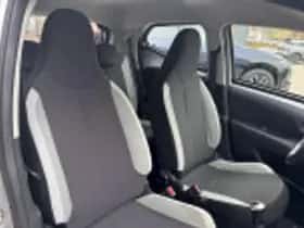 Toyota Aygo (2017) thumbnail 55