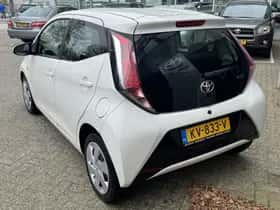 Toyota Aygo (2017) thumbnail 64