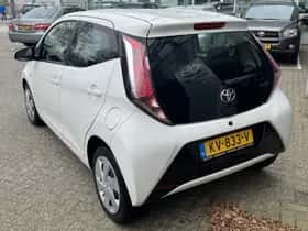 Toyota Aygo (2017) thumbnail 9