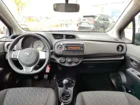 Toyota Yaris (2014) thumbnail 13