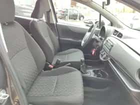 Toyota Yaris (2014) thumbnail 14