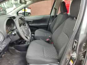 Toyota Yaris (2014) thumbnail 15
