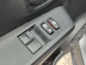 Toyota Yaris (2014) thumbnail 16
