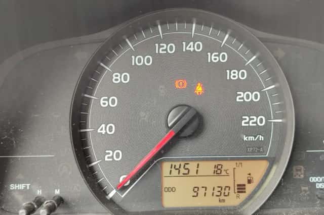 Toyota Yaris (2014) thumbnail 18