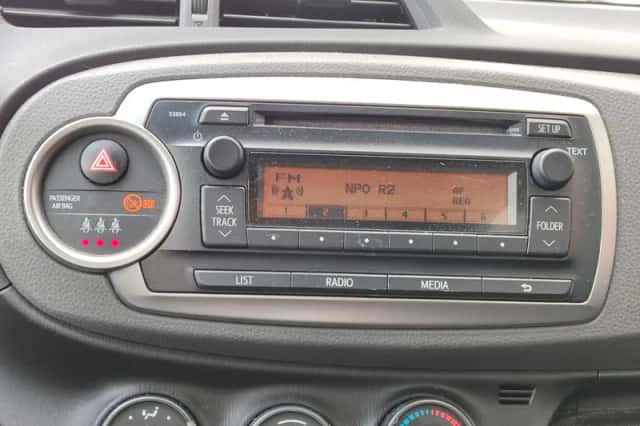 Toyota Yaris (2014) thumbnail 20