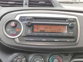 Toyota Yaris (2014) thumbnail 20