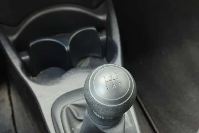 Toyota Yaris (2014) thumbnail 22