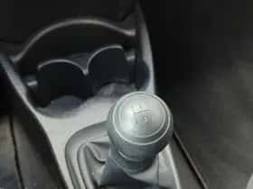 Toyota Yaris (2014) thumbnail 22