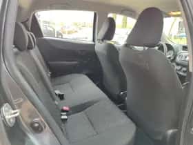 Toyota Yaris (2014) thumbnail 23