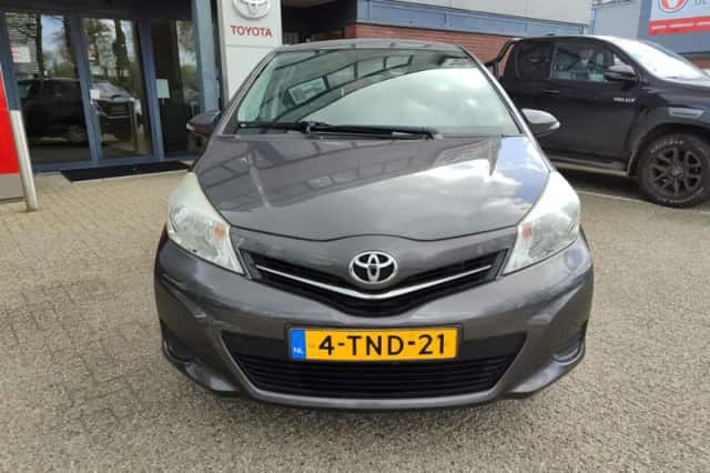 Toyota Yaris (2014) thumbnail 26