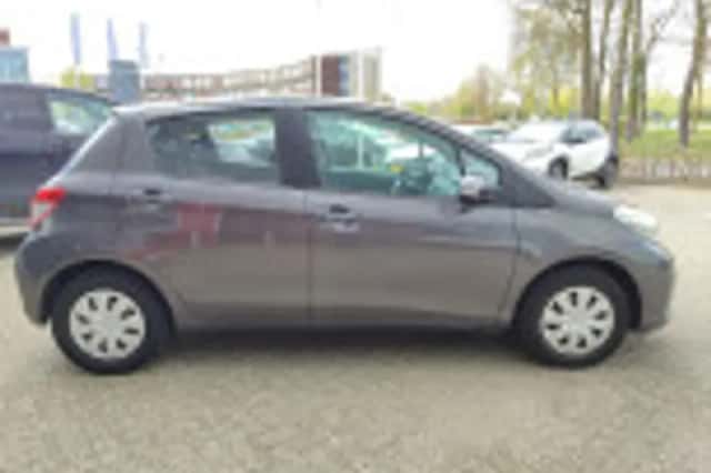 Toyota Yaris (2014) thumbnail 34
