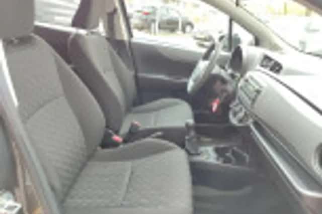 Toyota Yaris (2014) thumbnail 36