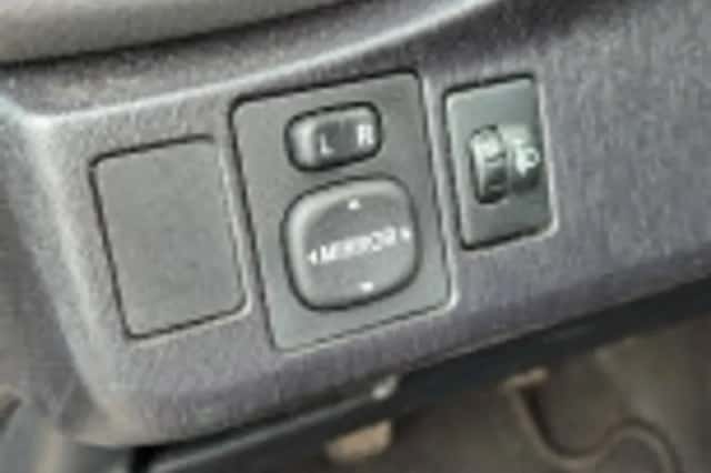 Toyota Yaris (2014) thumbnail 39