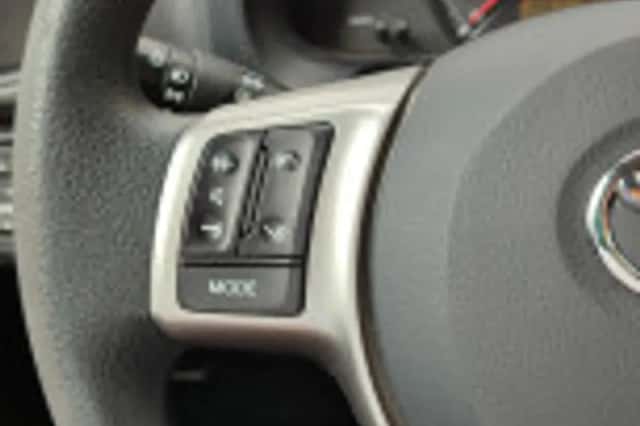 Toyota Yaris (2014) thumbnail 41