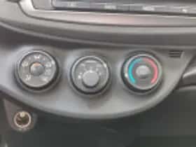 Toyota Yaris (2014) thumbnail 43