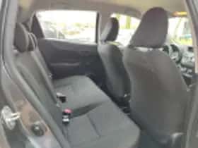 Toyota Yaris (2014) thumbnail 45