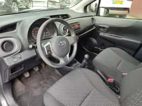 Toyota Yaris (2014) thumbnail 59