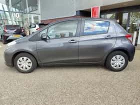 Toyota Yaris (2014) thumbnail 60