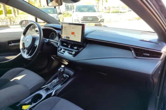 Toyota Corolla (2023) thumbnail 2